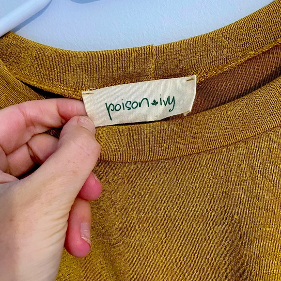 Mustard yellow long sleeve  crop - Picture 2 of 2